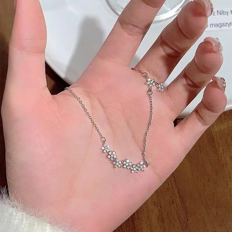 浪漫樱花花瓣项链女闪钻时尚轻奢小众高级感ins冷淡风锁骨链颈链