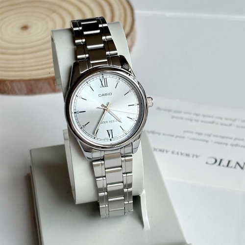 卡西欧复古休闲小圆女表