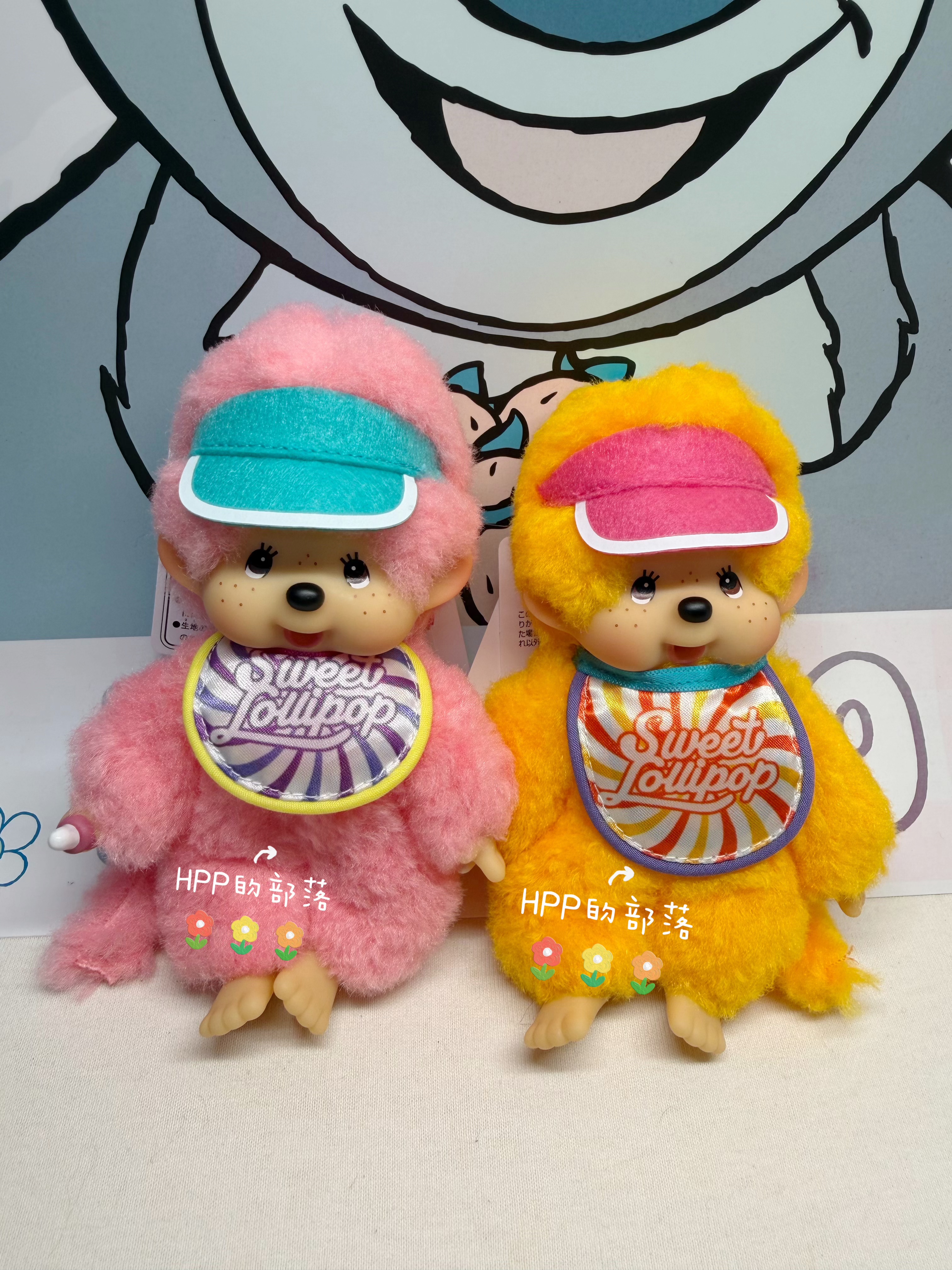 日本正版 monchhichi 蒙奇奇 棒棒糖系列彩色卷毛鸭舌帽男生挂件