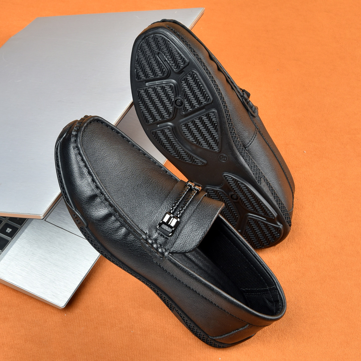 豆豆鞋男2026新款一脚蹬休闲皮鞋男款痞帅高级感夏季透气薄款男鞋