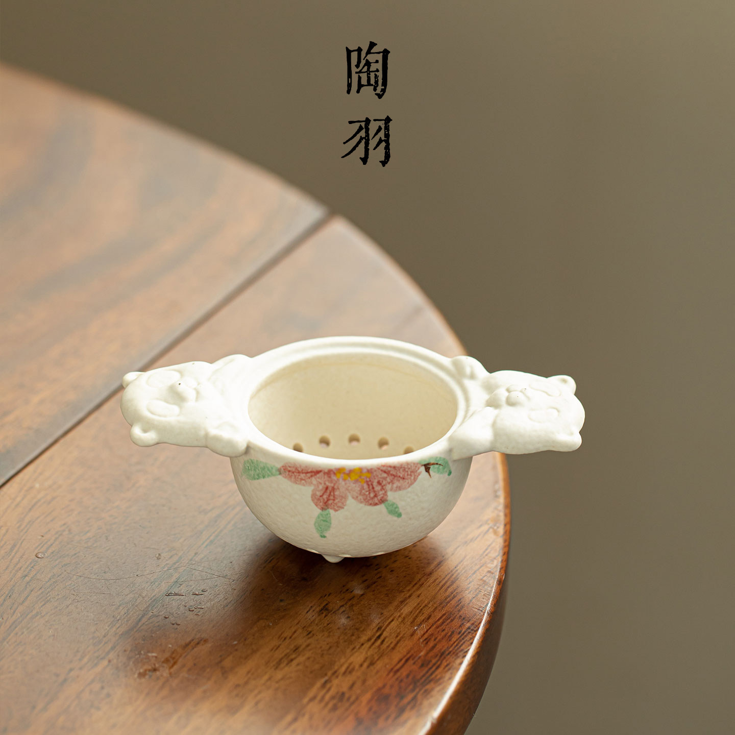 岩矿白手绘椿花茶漏茶滤家用陶瓷功夫茶具配件泡茶专用茶叶过滤器