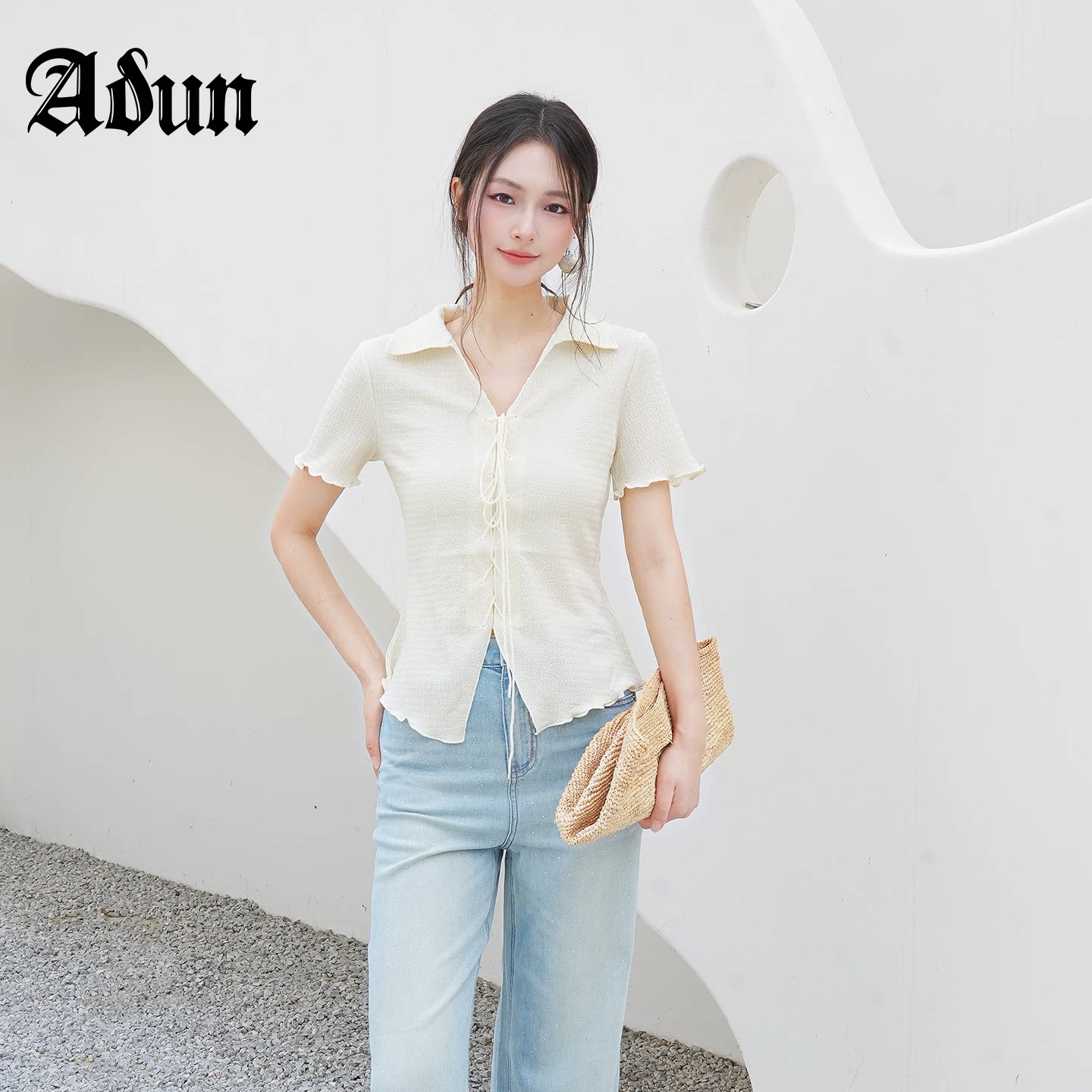 Abun【商场同款】2026年夏季新品温柔杏色翻领前襟抽绳修身上衣图片