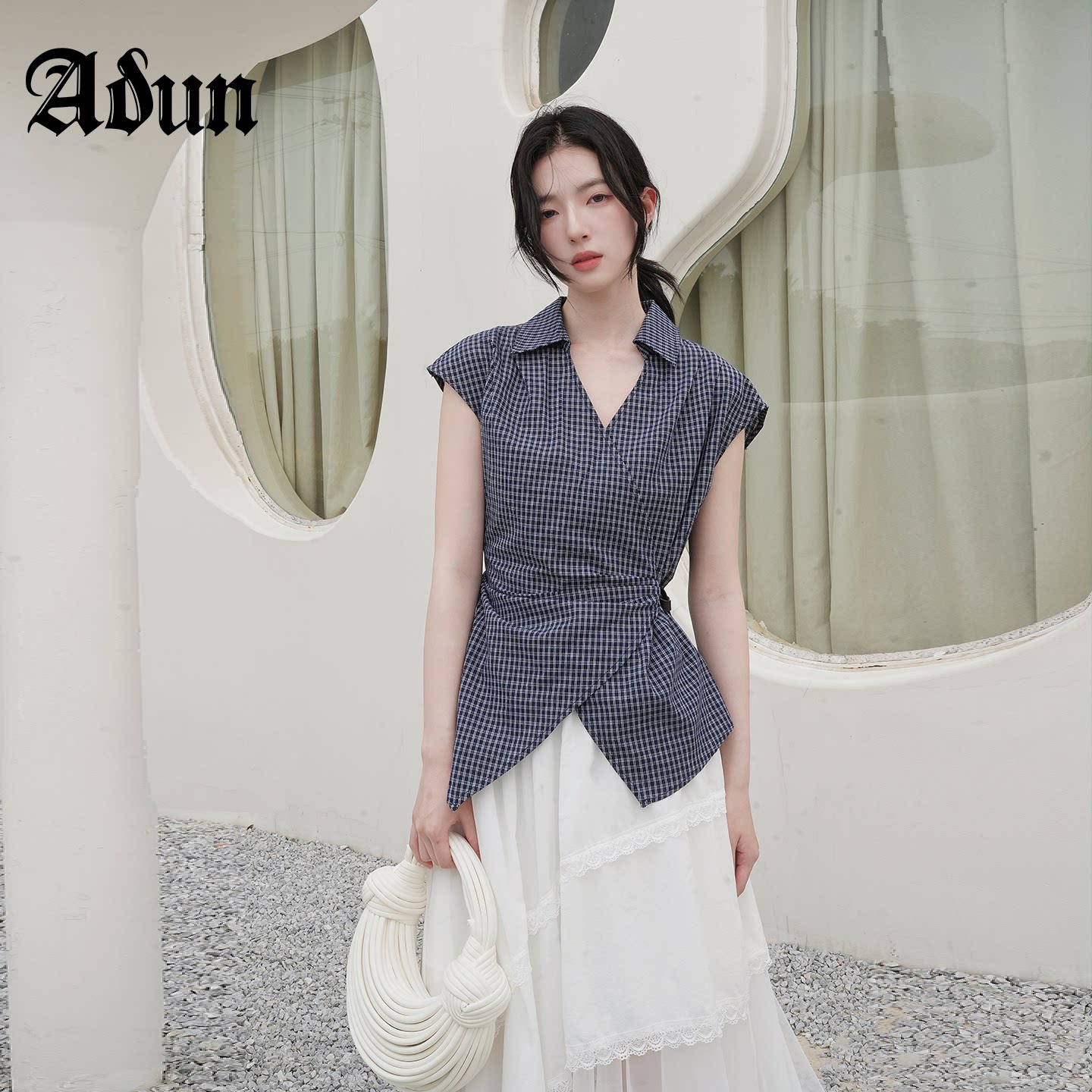 Abun【商场同款】2026年夏季新品韩系通勤风格纹无袖衬衫上衣图片