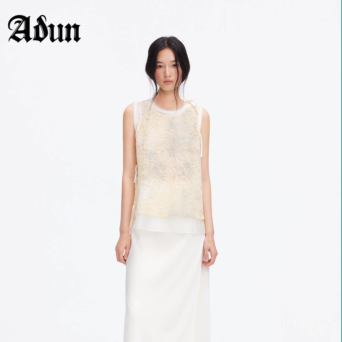 Abun【商场同款】2026 夏季新品黄色镂空蕾丝侧边绑带无袖两件套