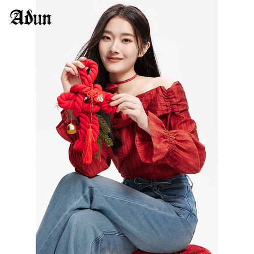 Abun秋季单品气质时尚一字领灯笼袖红色衬衫女宽松套头