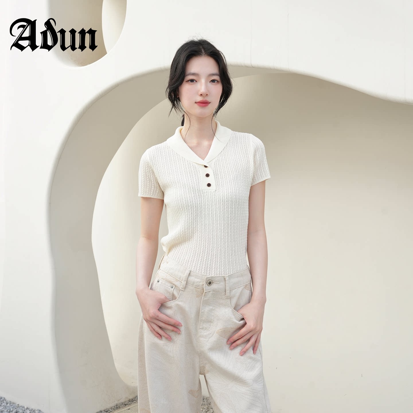 Abun【商场同款】2026年夏季新品 温柔白色竖麻花肌理针织上衣