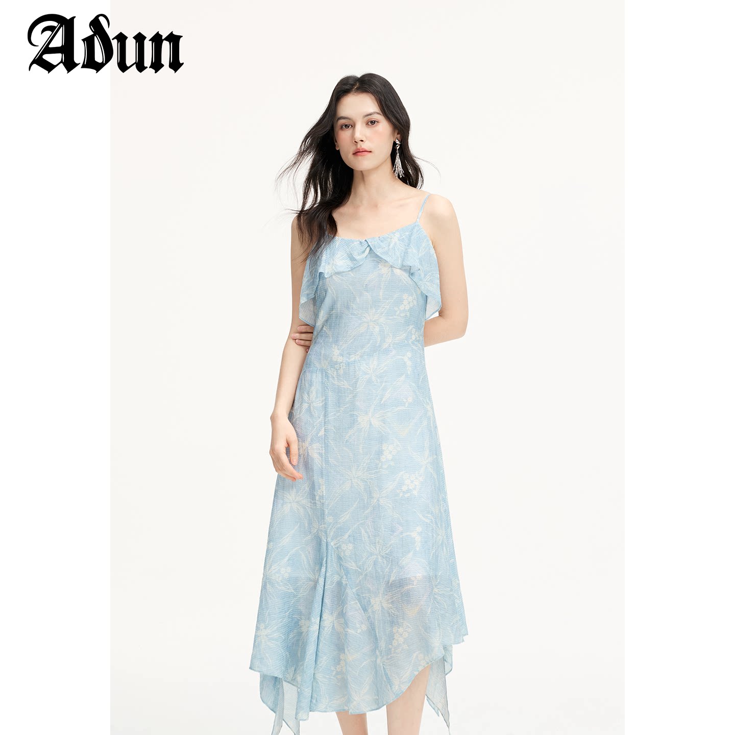 Abun【商场同款】2026年秋季新品收腰显瘦不规则吊带长裙连衣裙图片