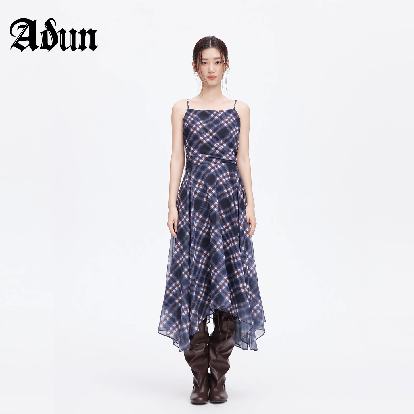Abun2026复古格纹吊带连衣裙图片