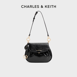 单肩腋下包包挂小猪包 20671821翻盖式 CHARLES&KEITH25冬新款 CK2