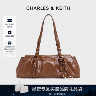 30671819复古包挂法棍饺子包 CHARLES&KEITH女包CK2 新年礼物