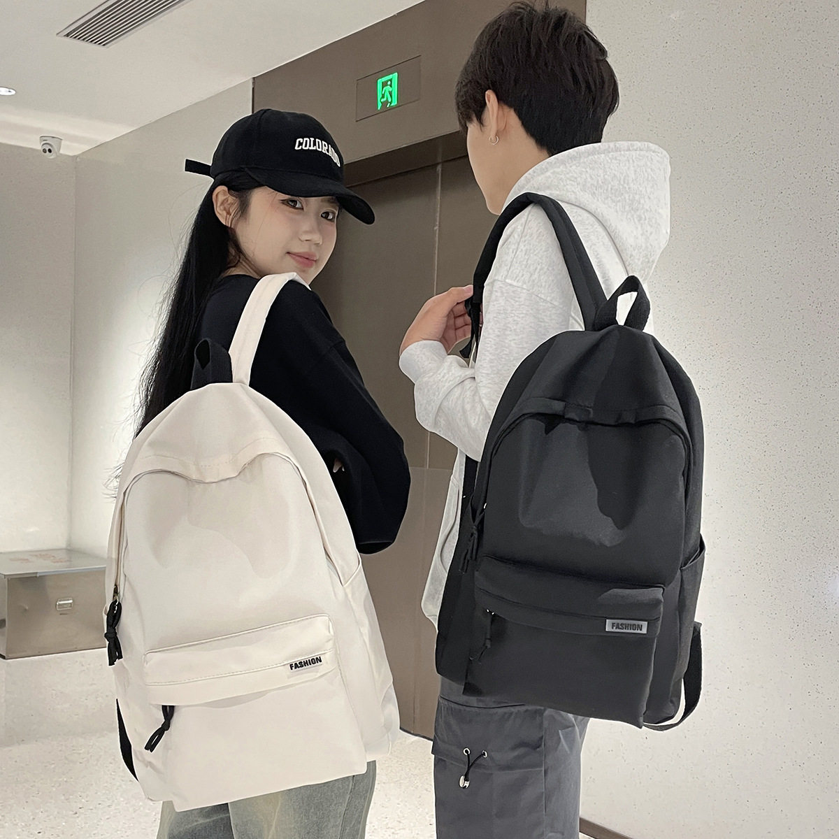 2025夏季新款街头潮流男女双肩背包大容量休闲百搭简约双肩包