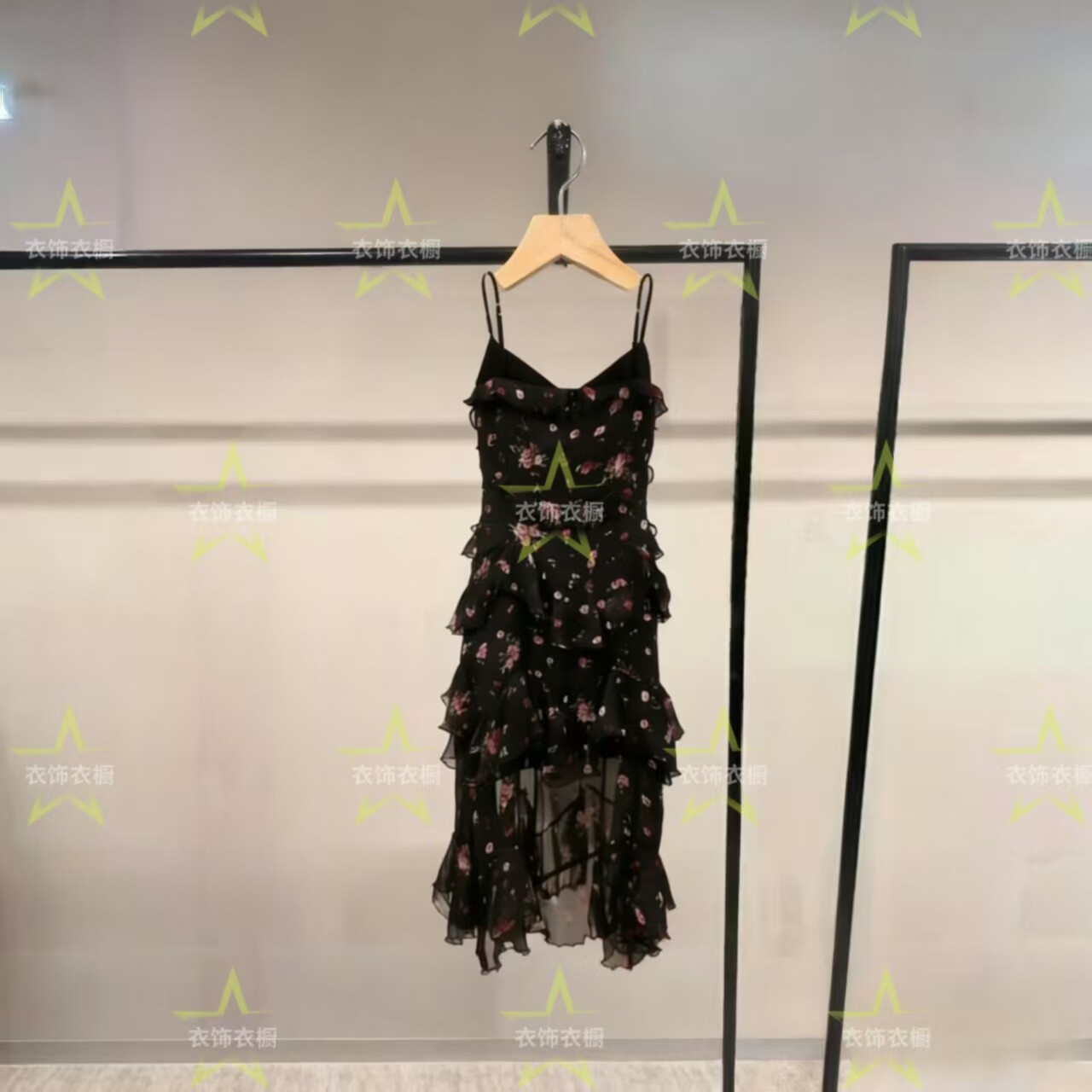 女装26同款定制连衣裙夏新多层荷叶边内衬雪纺吊带裙32627A026-JP