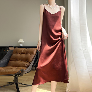 厂家2025夏季新款抓花纹理吊带长裙女纯色感裙子大量现货