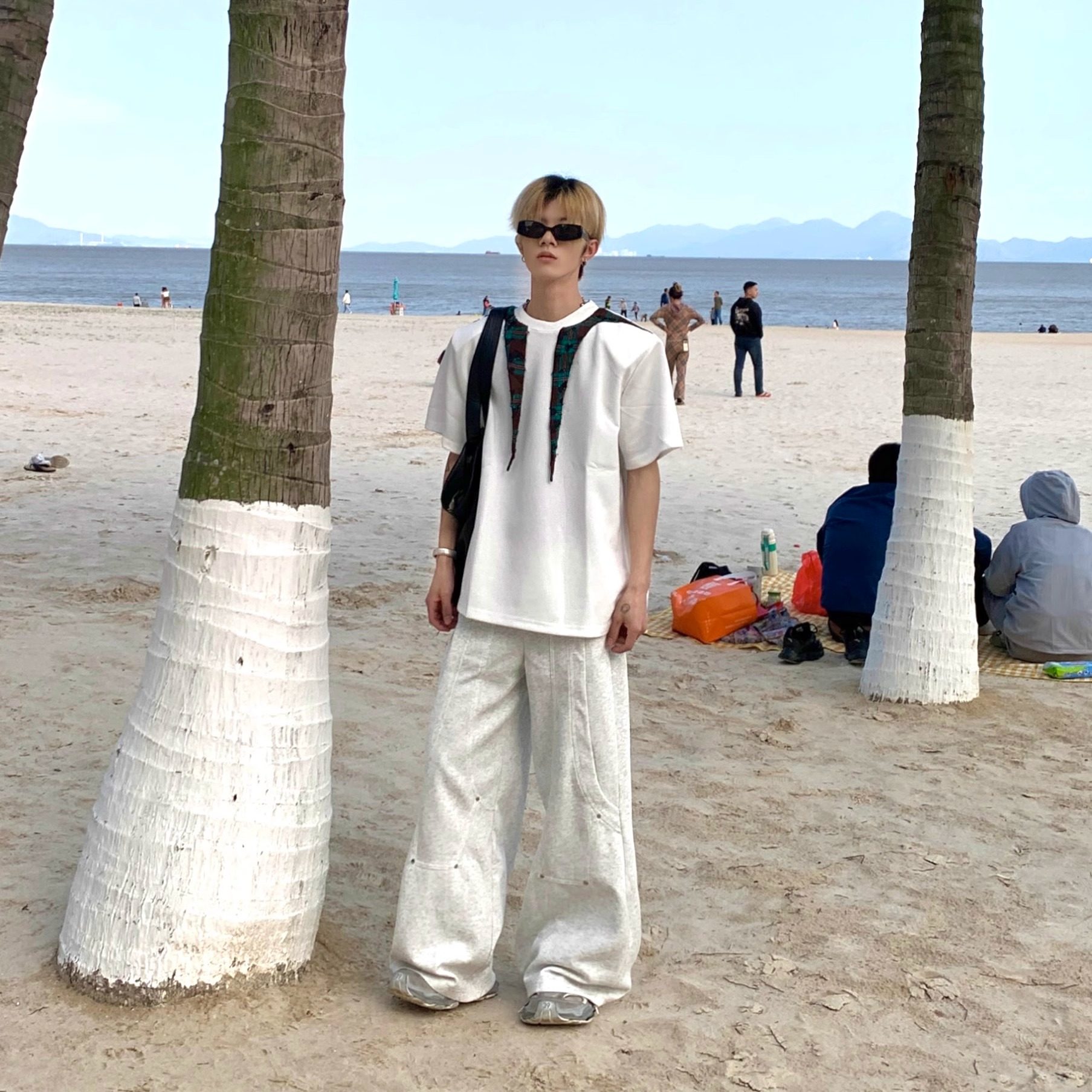 Med老叔小众设计感格子丝巾领纯色圆领男生夏季休闲设计感垫肩T恤,男装,T恤,淘宝优惠券,粉丝福利购,淘宝优惠卷