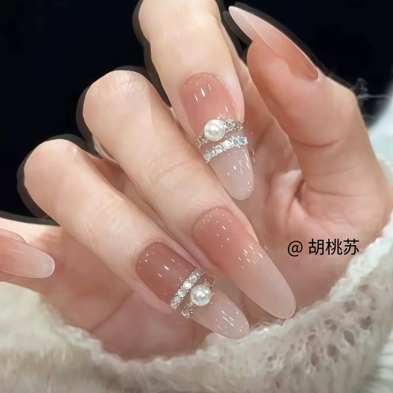 珍珠星钻|纯手工纯欲风气质裸乳白渐变钻球氛围感显白美甲穿戴甲