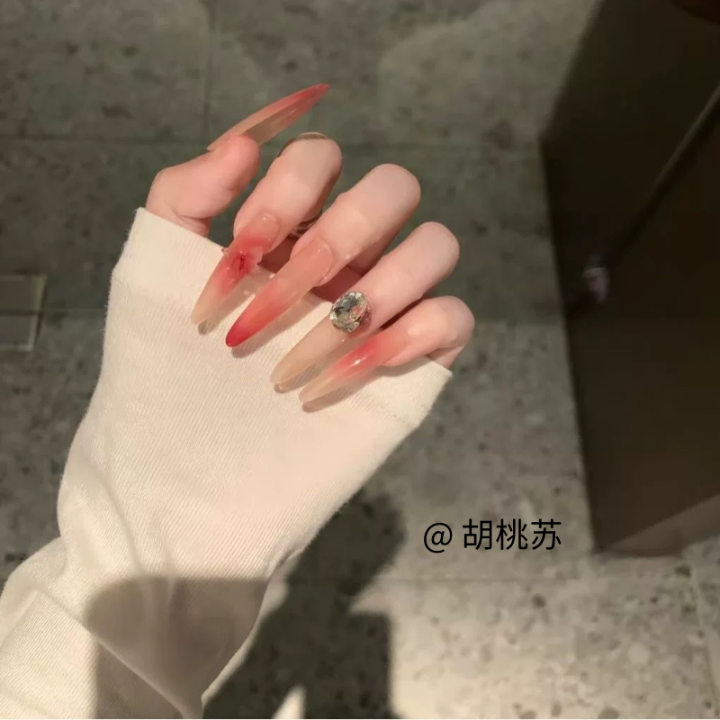 「心动蝴蝶」纯手工纯欲甜嗲气质芭比玫粉渐变钻球显白美甲穿戴甲