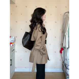 英伦风小个子短款卡其色风衣女早秋季气质收腰外套2026新款上衣潮