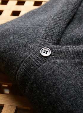 气度不凡！意产超细山羊绒！男士秋冬羊绒开衫气质V领针织衫外套