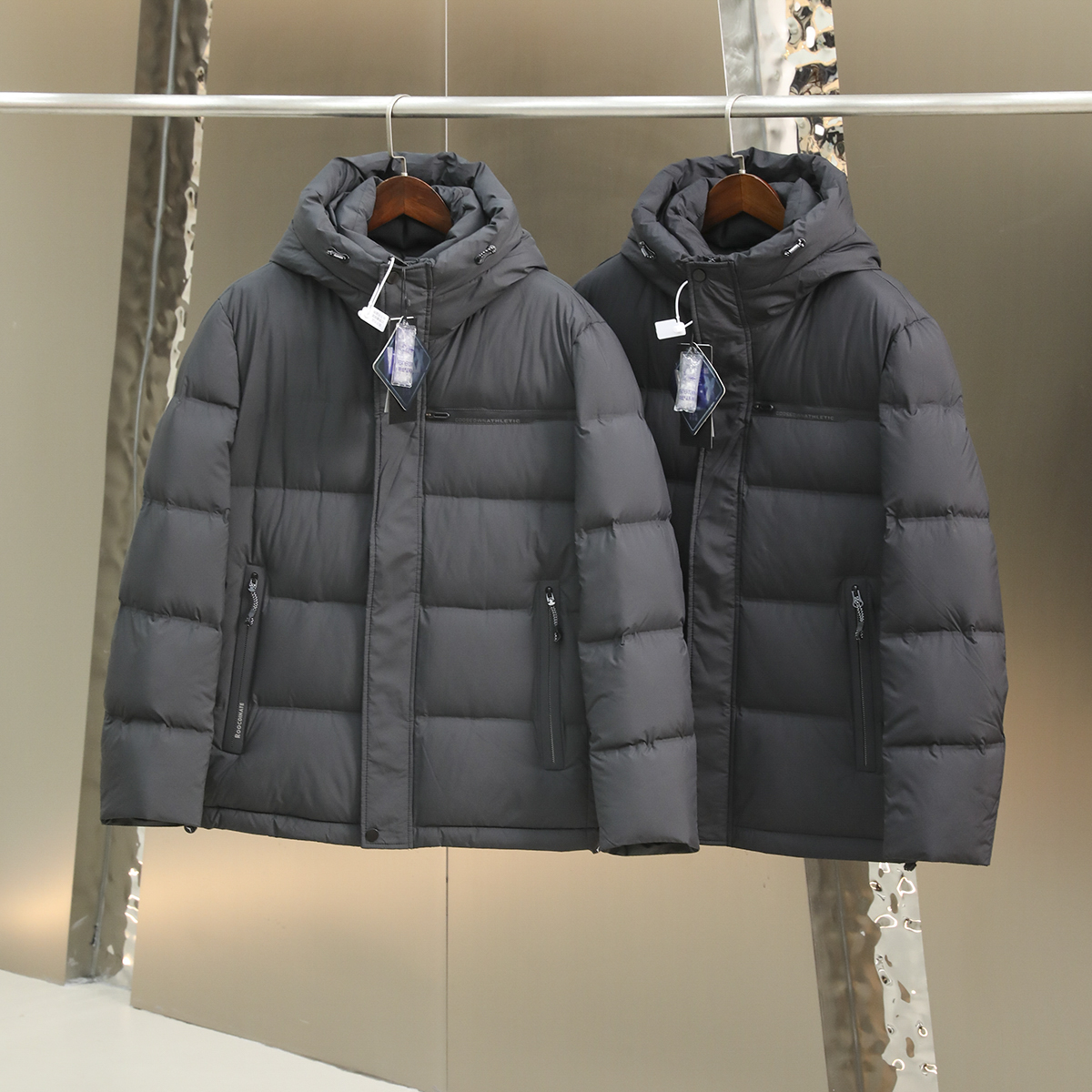 柜1180！90鸭绒+银离子热反射！男士秋冬连帽背带款加厚羽绒服