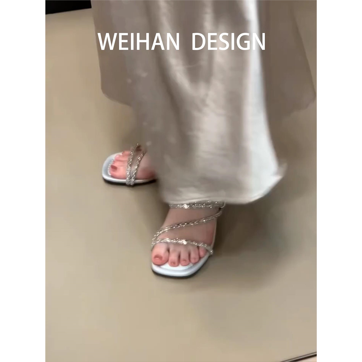 羊皮版！水钻一字带平底凉拖鞋女夏外穿方头露趾低跟沙滩配裙凉鞋