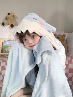 卡通可爱呆萌鲨鱼毛毯宅家宿舍披风斗篷办公室午睡空调毯四季 通用