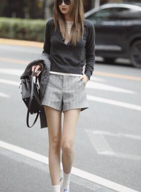 法式浪漫高级感灰色条纹短裤女2026夏季新款百搭显瘦高腰阔腿裤子