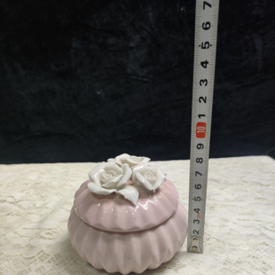 陶瓷捏花罐子 微瑕介意勿拍