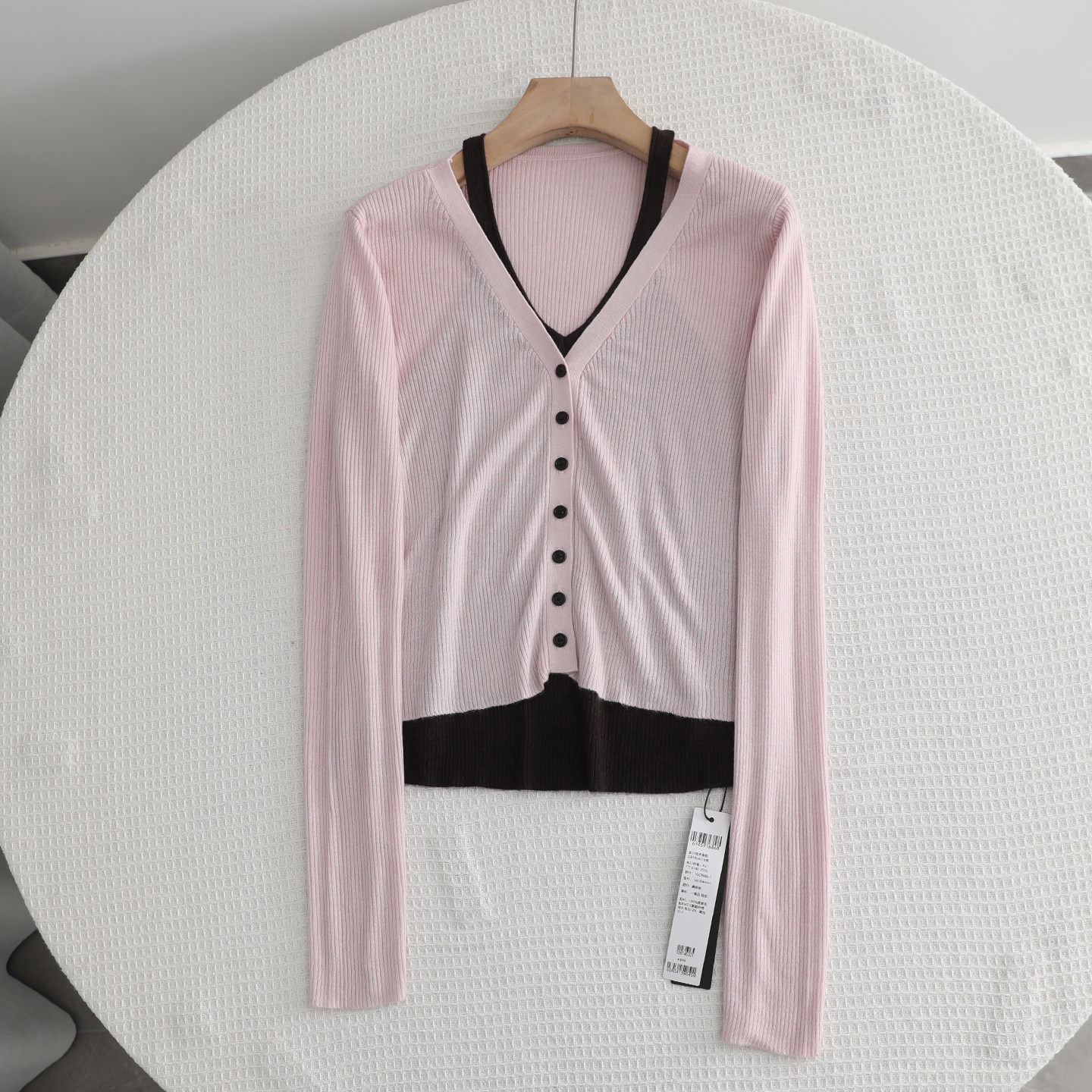 檬系~2026春季新款温柔风粉色假两件撞色V领挂脖针织衫减龄毛衣女,女装/女士精品,毛针织衫,淘宝优惠券,粉丝福利购,淘宝优惠卷