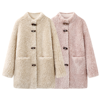 彩系~气质百搭皮毛一体仿羊羔绒外套2025秋冬新款牛角扣中长大衣