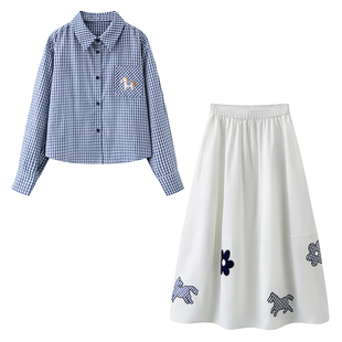 新款 阔系 女2026春季 衬衫 国风小马刺绣裙子 减龄百搭休闲格子长袖