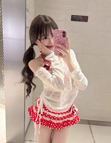 甜美少女纯欲分体比基尼三件套