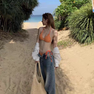 泳衣女款2026新款条纹分体比基尼性感挂脖绝美罩衫海边度假泡温泉