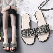 Dép nữ cỡ lớn mang thời trang mùa hè đế bằng phẳng rhinestone sandal lười 42 42 43 chân béo thêm giày nữ lớn - Dép