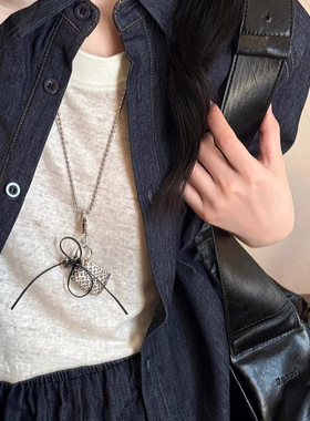 趣味个性小众配饰银色镂空包包皮革蝴蝶结链条长项链百搭毛衣链女