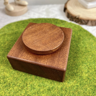 千与千寻底座八音盒旋转乌檀木制儿童玩具创意生日礼物音乐盒发条