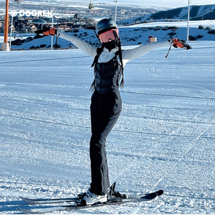 DOOREK新款羽绒背带滑雪裤女款修身连体服专业单板双板保暖修身