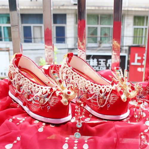 原创风高跟明制绣花厚底汉服鞋子