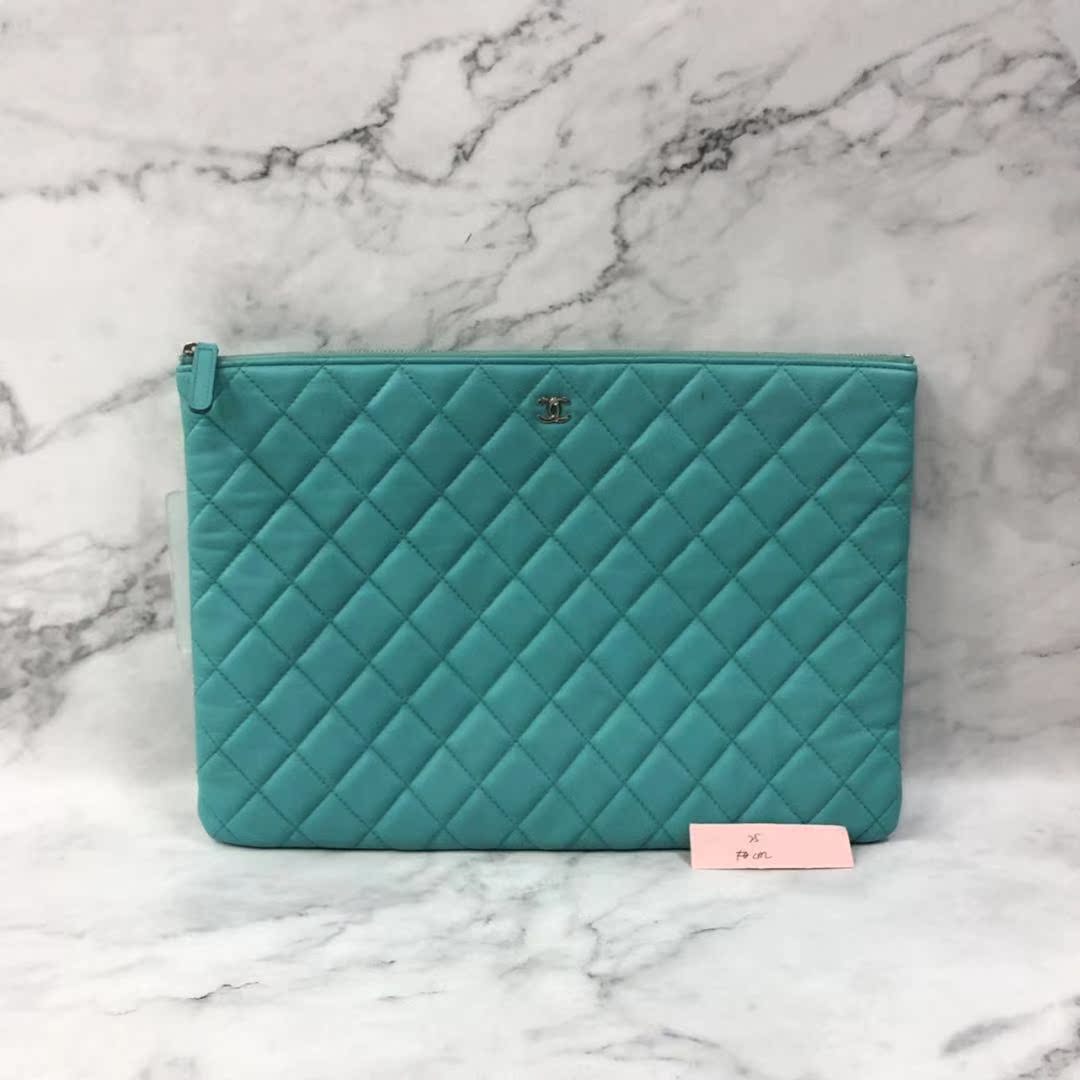 闲鱼优品 CHANEL香奈儿蓝色手拿包 G02199 00461券后3500.00元