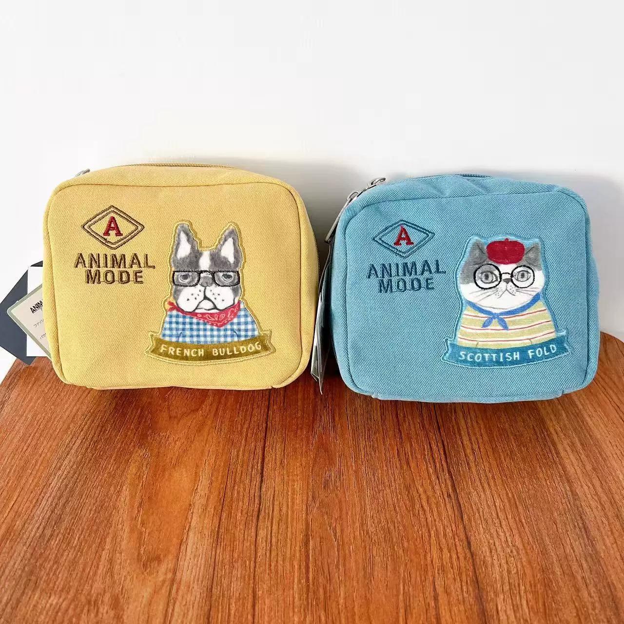 日本Kusuguru正品刺绣猫咪法斗零钱包手拿包小物收纳包化妆包502