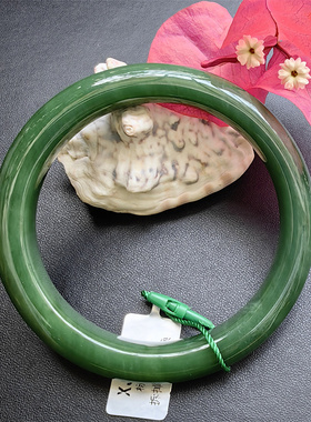 昱音真选~和田玉碧玉手镯正圈59.7宽11.7厚9.5 送礼盒 有鉴定证