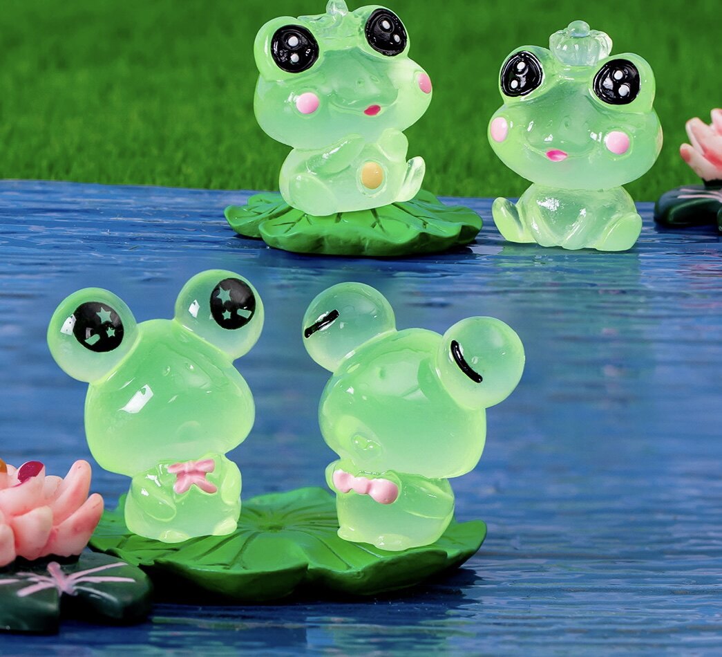 微景观创意可爱夜光青蛙公仔装饰品配件树脂工艺品车载桌面小摆件