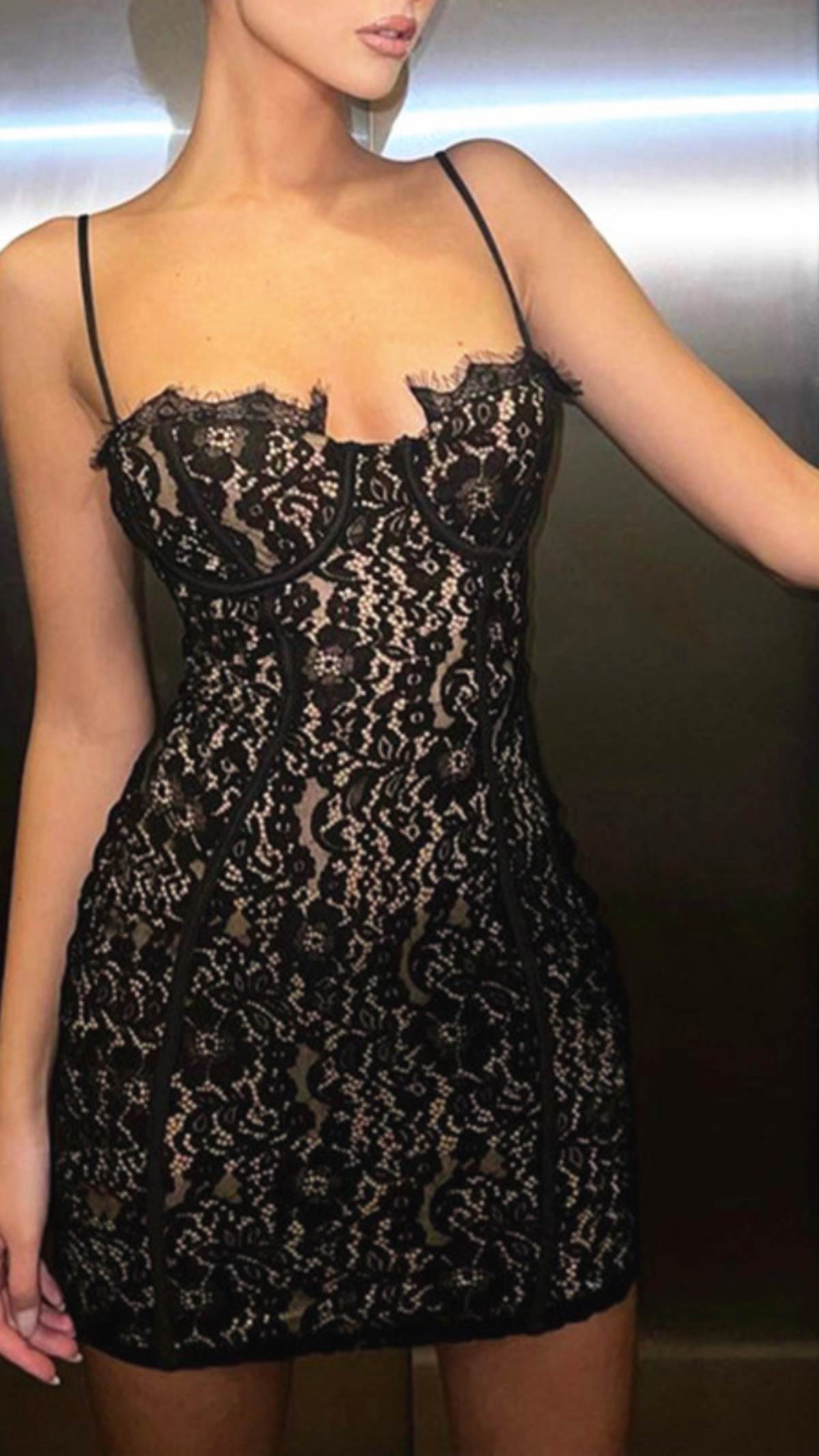 Ahagaga 轻熟风性感蕾丝吊带衫加内衬不透弹力修身显瘦短款包臀裙