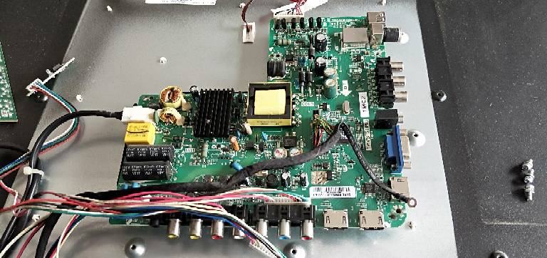 熊猫 LE32D19 主板 TP.VST59.P83 屏LS315TU3P10 灯条接口看清