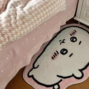 chiikawa吉伊地毯毛绒房间门垫卡通入户地垫卫生间进门垫浴室脚垫