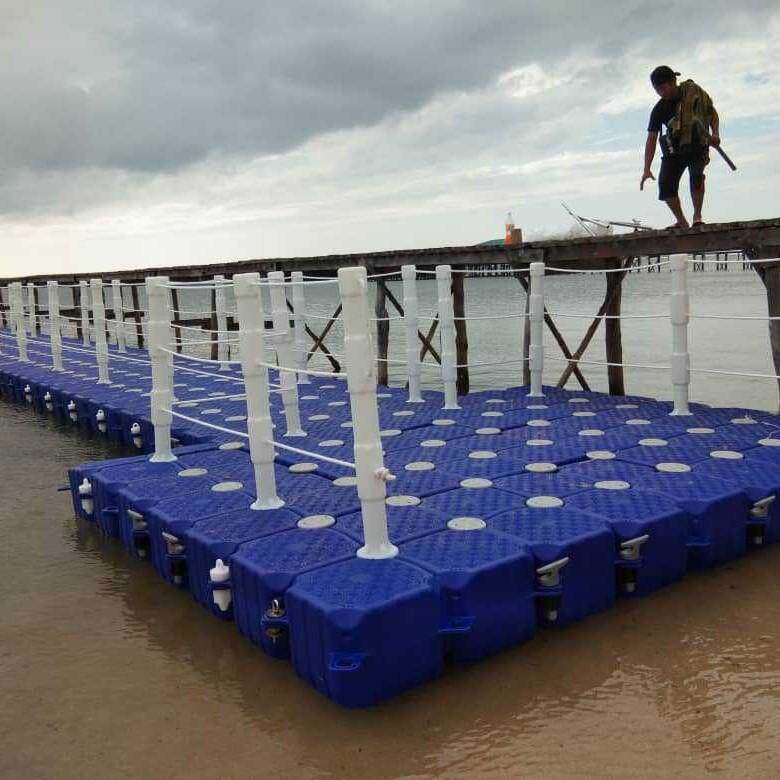 船型浮筒水上平台搭建浮桥平台游艇码头水上游泳池浮筒生产厂家