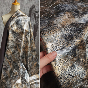 硬挺布料 澳门赌局扑克皮革肌理布 diy舞蹈服装创意廓形设计面料