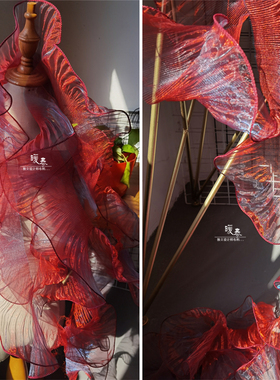 镭射渐变红温感滤镜花边面料大波浪肌理褶皱压褶连衣裙裙摆设计布