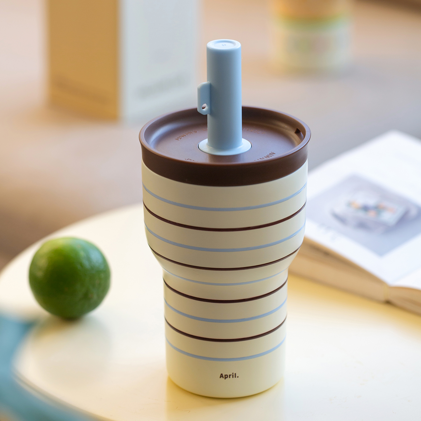 可外带吸管保温咖啡杯