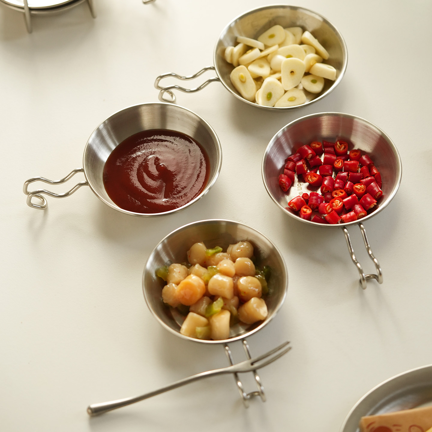 肆月不锈钢可悬挂收纳调味碟