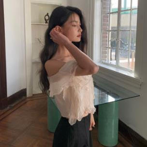 诠释美NEW OPEN斜肩上衣2024夏法式洋气甜美荷叶边雪纺小衫